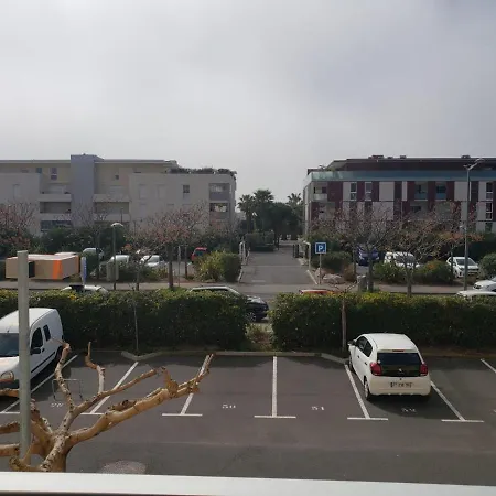 App T2 Climatise , 200 M Daire Sète