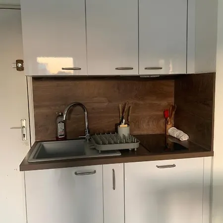 App T2 Climatise , 200 M *