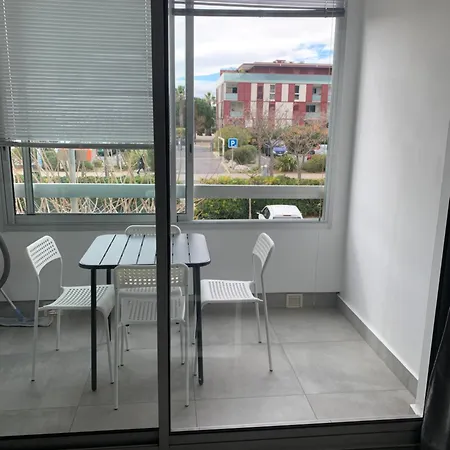 App T2 Climatise , 200 M * Sète