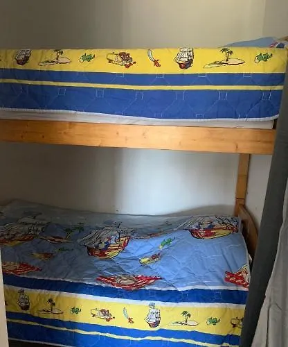 App T2 Climatise , 200 M * Sète