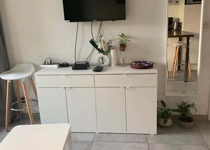 App T2 Climatise , 200 M *